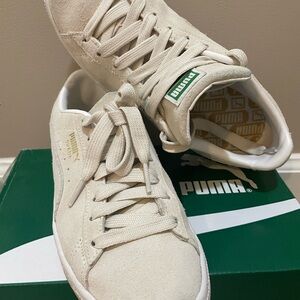 Puma Women’s Cream Sneakers